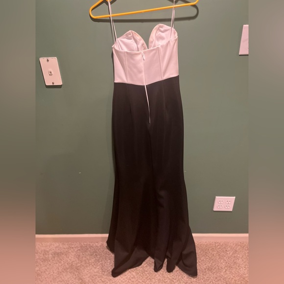 Black and white dress - Picture 2 of 3